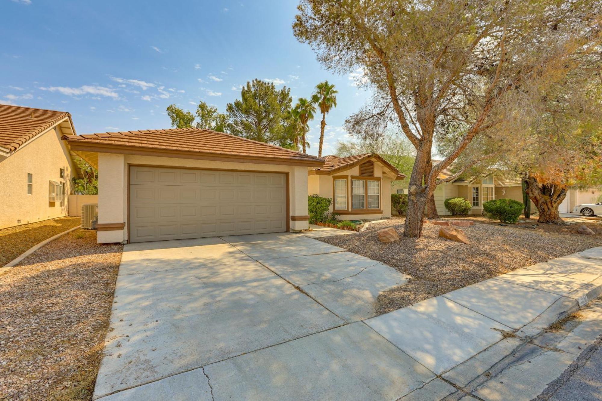 Holiday home Furnished Patio, Fenced Yard In Valley Las Vegas