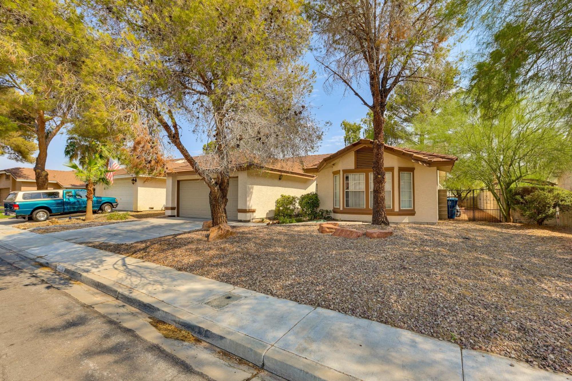 Furnished Patio, Fenced Yard In Valley *