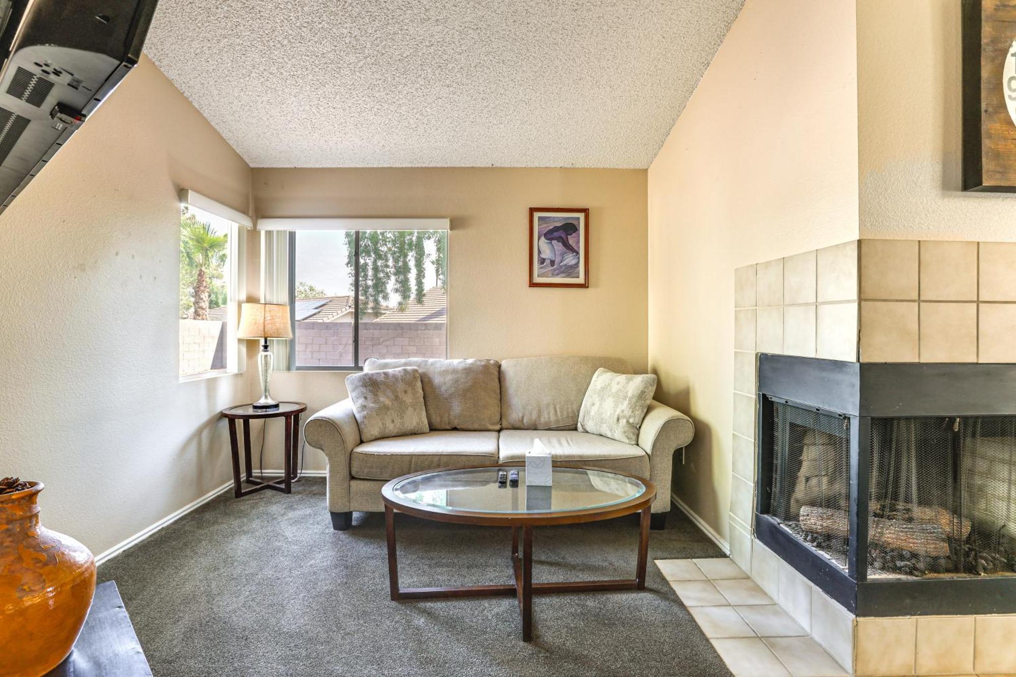 Holiday home Furnished Patio, Fenced Yard In Valley Las Vegas